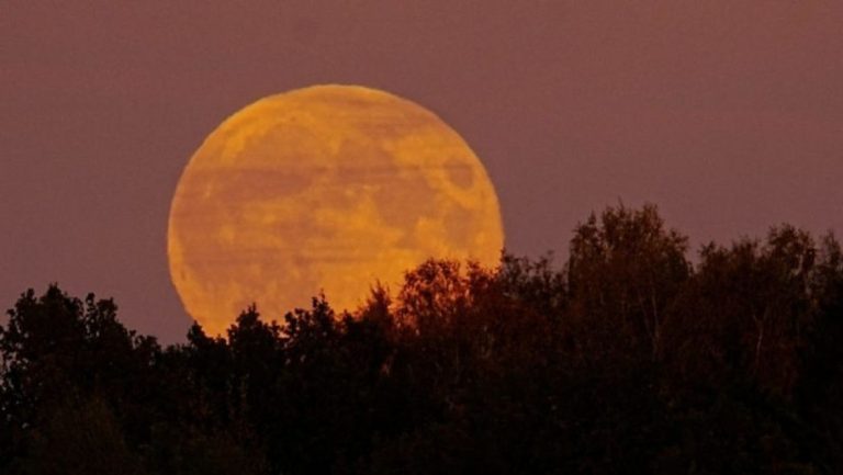 Supermoon 2025: When and Where to See the First One